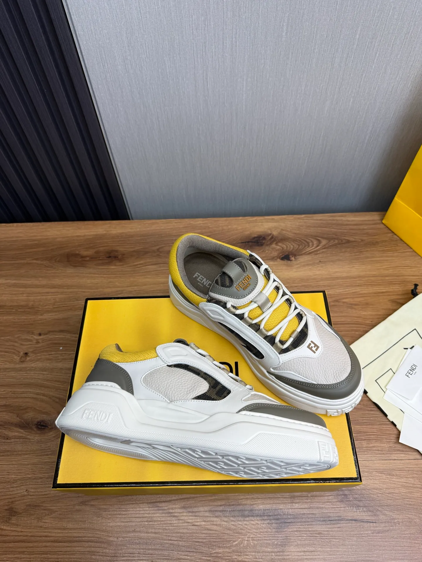 Men's shoes 💰780💰 Fendi (FENDI) men's model official website 1:1 replica ⬆️ The latest hot sale 🔥Original cowhide stitching - Comfortable mesh lining Original outsole ✅Ready stock 38-45 (38.45 non-refundable)